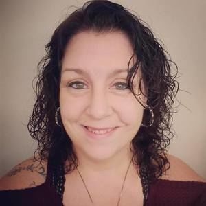 Meet your Posher, Adrianne